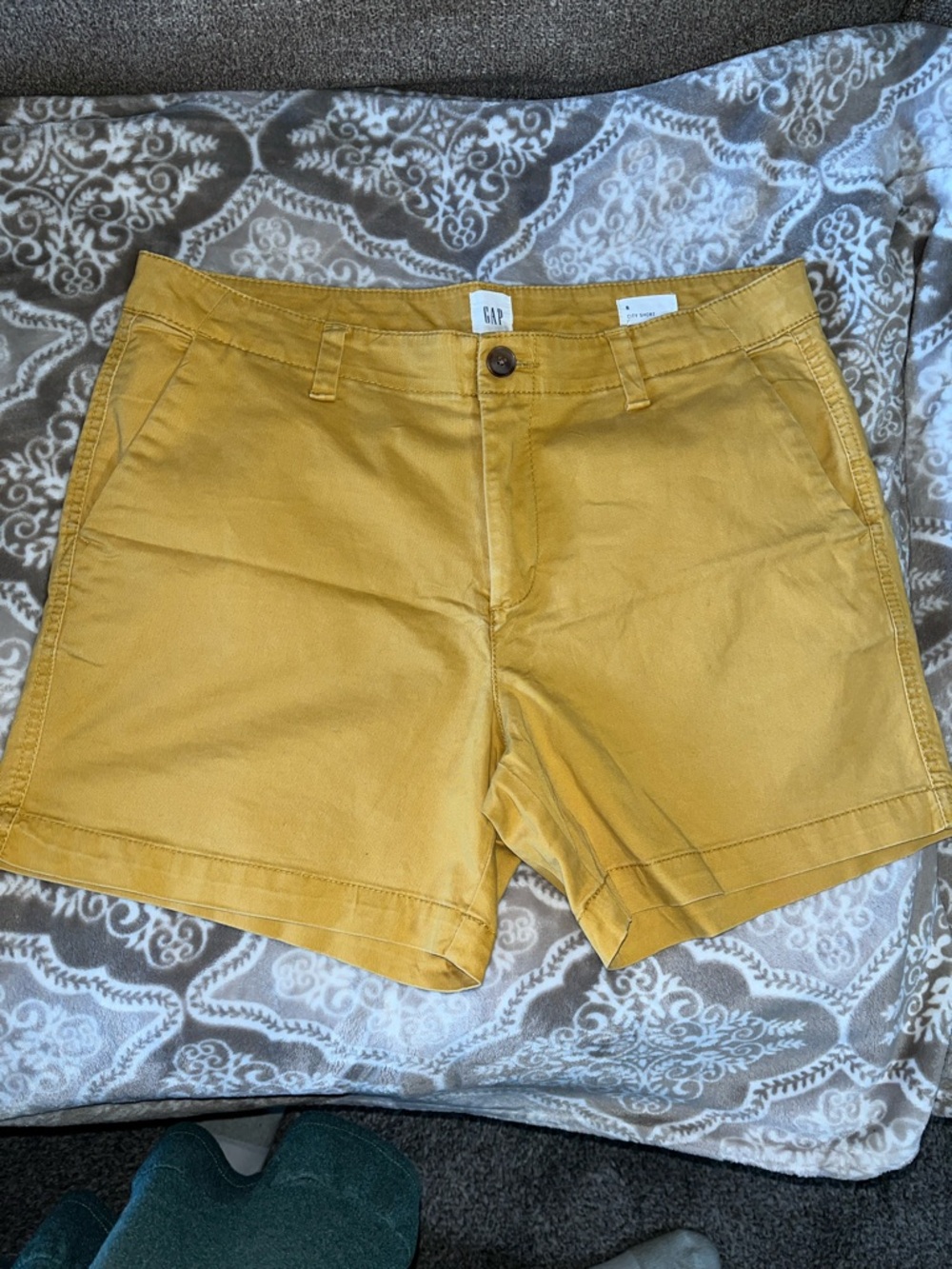 GAP CITY SHORT Women's Mustard Yellow Chino Cotton Bermuda Shorts size 8 NICE!